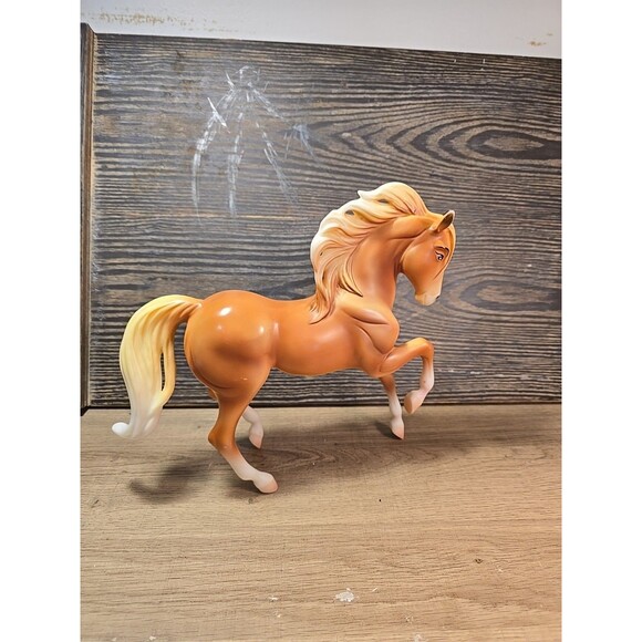 Breyer Spirits Chica Linda Dream work #9201 Retired 2002 - Picture 1 of 13